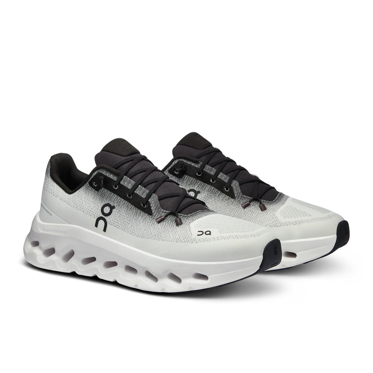 Cloudtilt – Black | Ivory