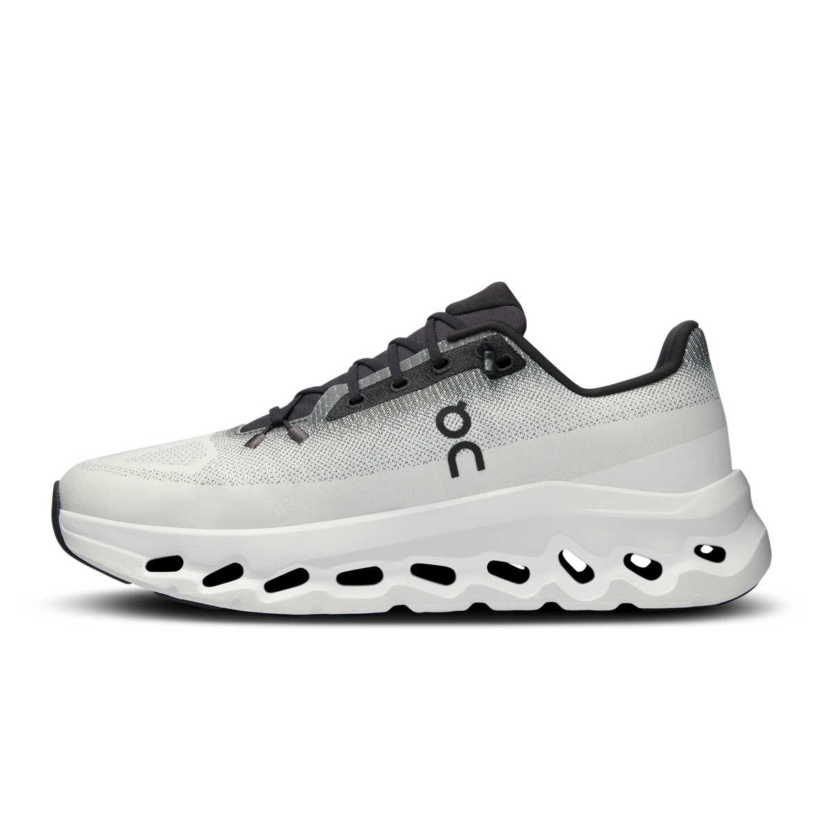 Cloudtilt – Black | Ivory